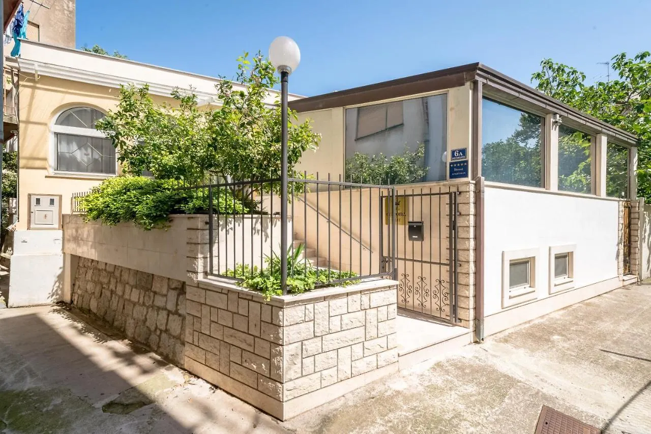 Villa Corona Split 0*,  Croatia